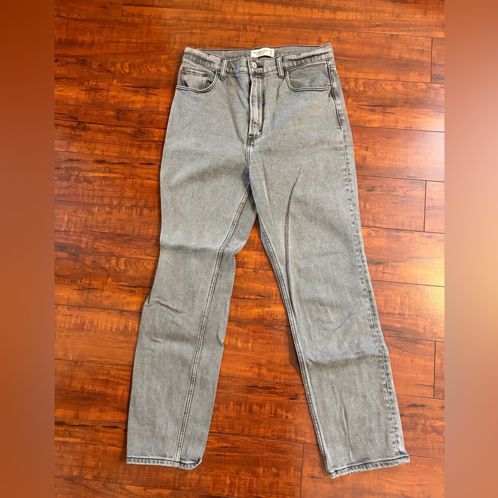 A&F Ankle Straight Ultra High Rise Jeans | Size 8L
